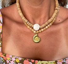 Load image into Gallery viewer, Coconut Shell Necklace
